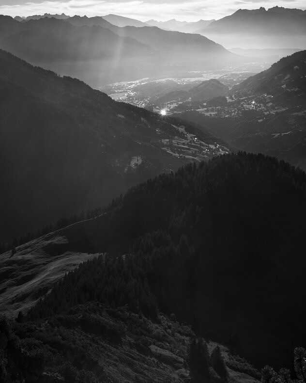 Between the mountain and the river - Rick Van Der Klooster - Phases Magazine